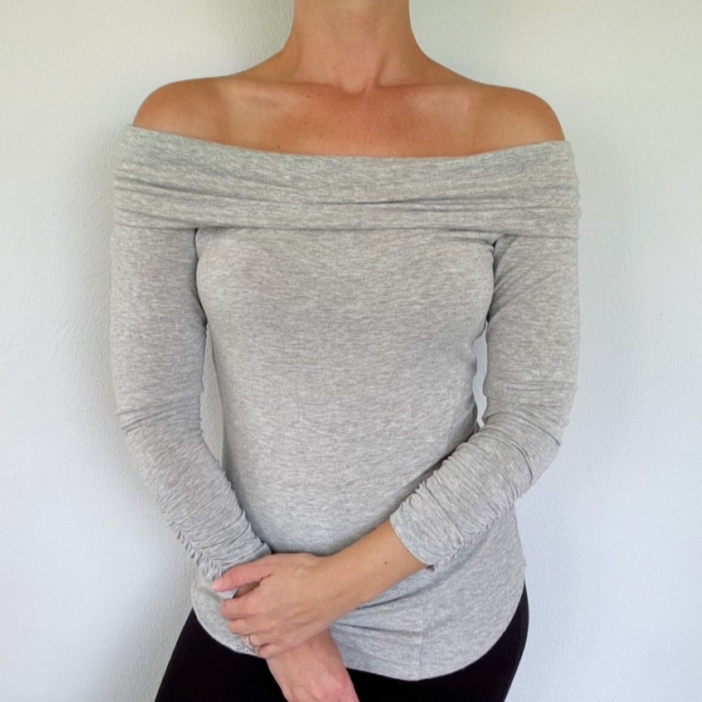 INC International Concepts light gray off-shoulder long sleeve knit top medium